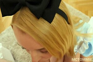 Real amateur girlfriend in cosplay for your pleasure
