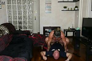 Bodybuilder cop apprehends bisexual for some hot sex