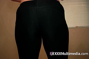 Jerk off instructions to the beautiful female bodybuilder Alexis Rain