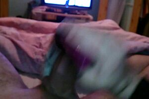 Hot Italian beauty gets a satisfying heeljob and cum inside her stilettos