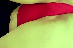 Wife gives blow job in the morning