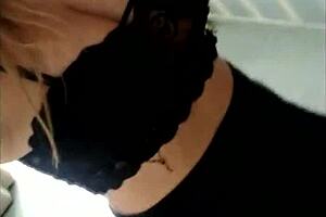 Shaved pussy gets a facial in this group chat video