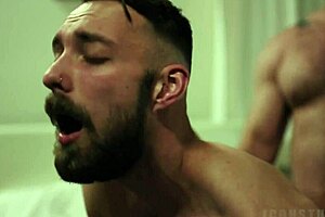 Muscular twinks in bareback action with slapping scenes