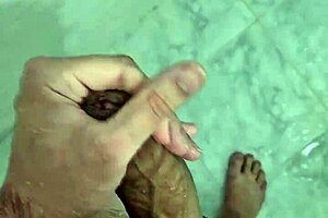 Solo BBW gay masturbates in the USA and there is a fetish cam show