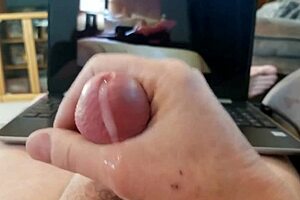 This is a compilation of homemade masturbation scenes with amateur performers and ends up in a nice climax