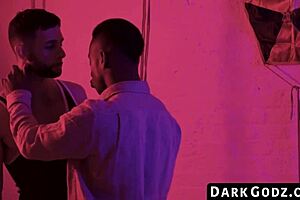 Interracial bareback session with muscular black hunk