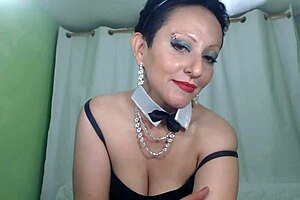 Franchezka's solo play with sex toys and stripper show