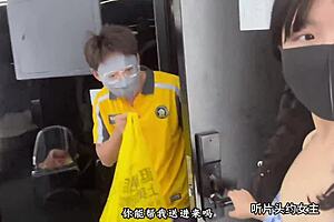 A sexy teenager welcomes a delivery boy naked and offers herself to him in a sensual act