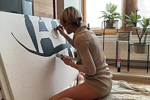 Beautiful rear-end worship and anal sex in a studio art setting
