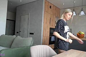 Step sister’s big ass and great pussy lips made me cum inside her