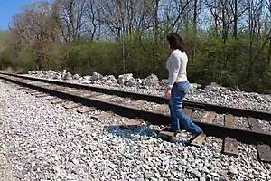 Amateur big ass PAWG goes for a walk outdoors and shows her fat ass