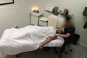 Plump Canadian housewife gets a sexy massage from a stud