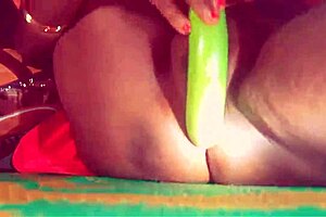 Amateur Asian house wife gets her ass fucked by brinjal