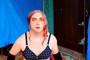 Hot shemale gets a wet and wild solo session