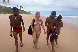 Naked beach adventure with friend for a pirocudos show