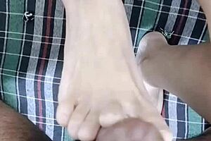 Indian stud's steamy anal action with hot NRI babe