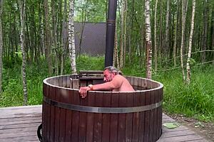 Fun sex in the great outdoors in a hot bath with a pretty blonde