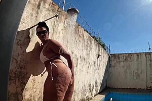 Big ass amateur takes a wet and wild ride