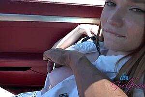 Amateur girlfriend gets her pussy played with and fucked