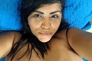 Nicoly Mattos gets a hot load in her beaver