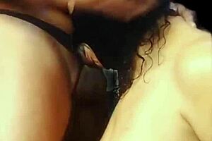Amateur chupeteira gets a big black cock in her mouth