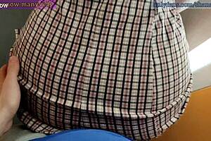 Amateur couple’s naughty elevator experience in the form of a facial cum walker