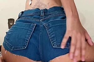 Skinny love, huge ass, sliding jeans, exciting climax