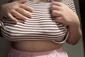 This Hot Indian MILF Craves Your Attention