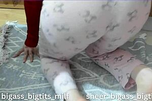 While cleaning in pajamas, fingered girl’s pussy with a doggy style