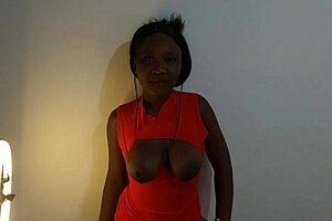 An Afro-Latin girl unlocked for the first time