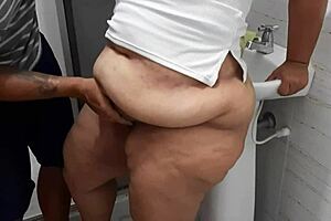 A mature woman from Colombia is getting fucked by her stepson