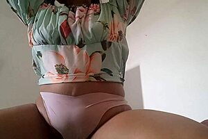 Come to me baby and explore my sexy body
