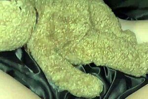 Damm, this hot teen's wet pussy needs BBC