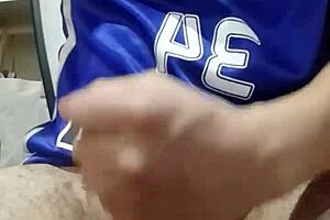 Wanking with lubricant until I reach a very rich climax part 1