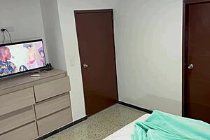 Mi t�mida hermanastra aprende a cabalgar con profesional