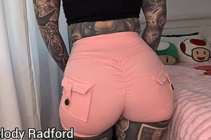 Big tits MILF Melody Radford tries on gym tights in a steamy haul