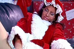 Hot Daphne Rosen got her elf ass fucked by a dirty Santa
